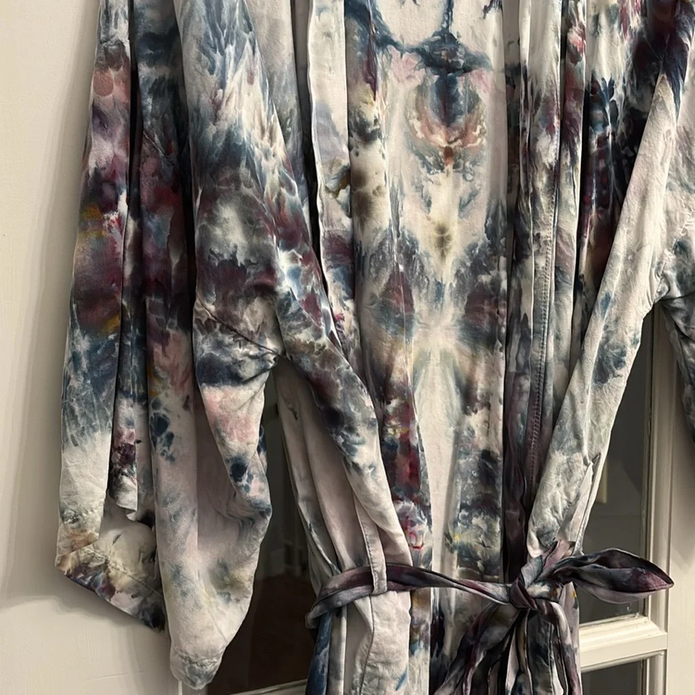 Gorgeous tie dyed robe ❤️ - Picture 2 of 8